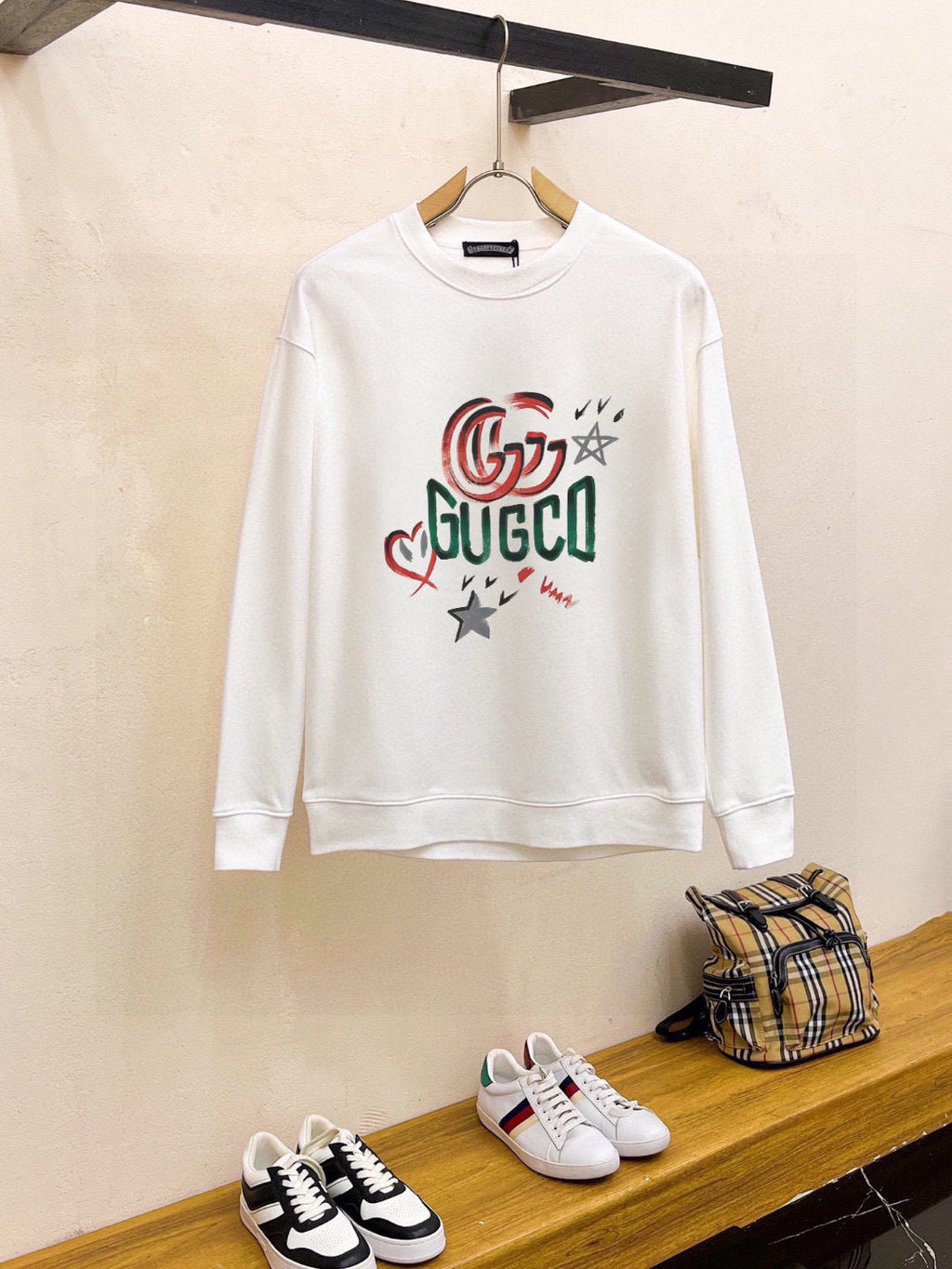 Latest long sleeved round neck sweatshirt 1