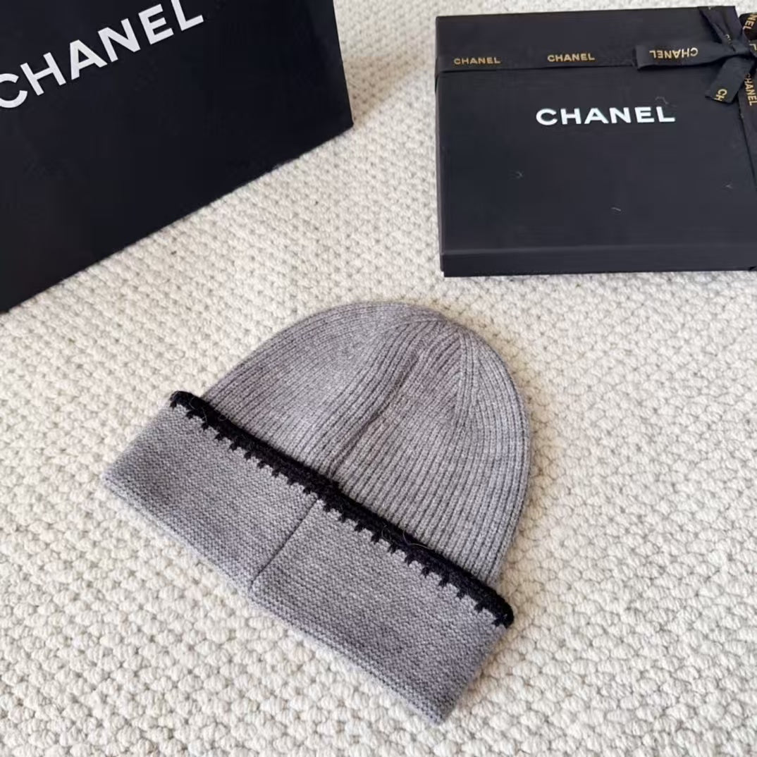 Explosive classic knitted hat