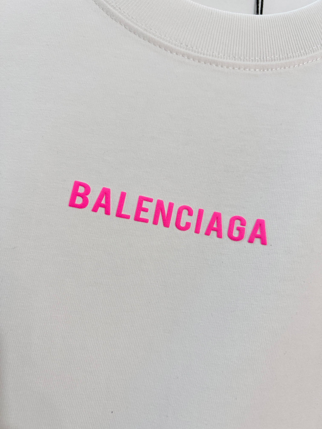 Foam offset small letter round neck T-shirt