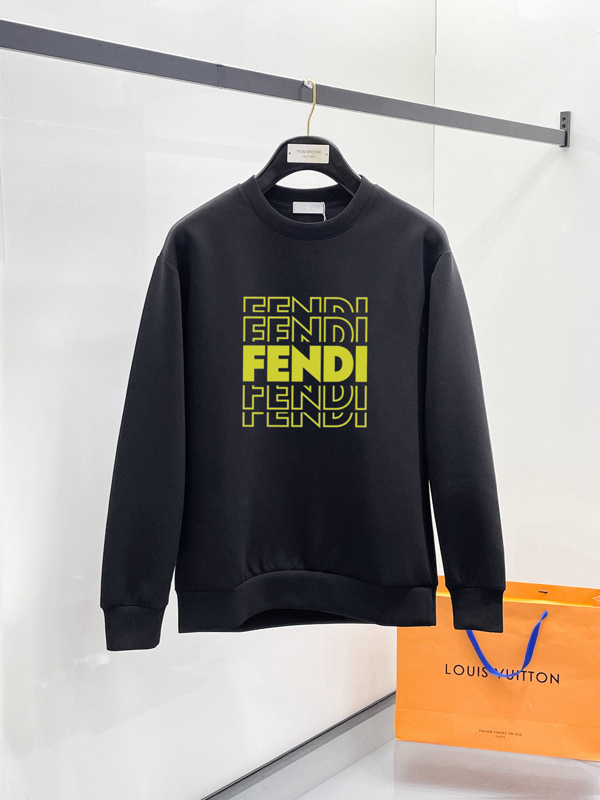 Latest long sleeved round neck sweatshirt 13