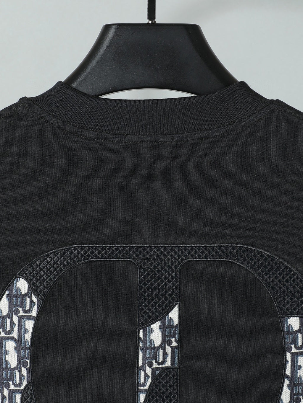Chest letters 🪡 Embroidery+Simplified Letter Large Logo T-shirt at the Back