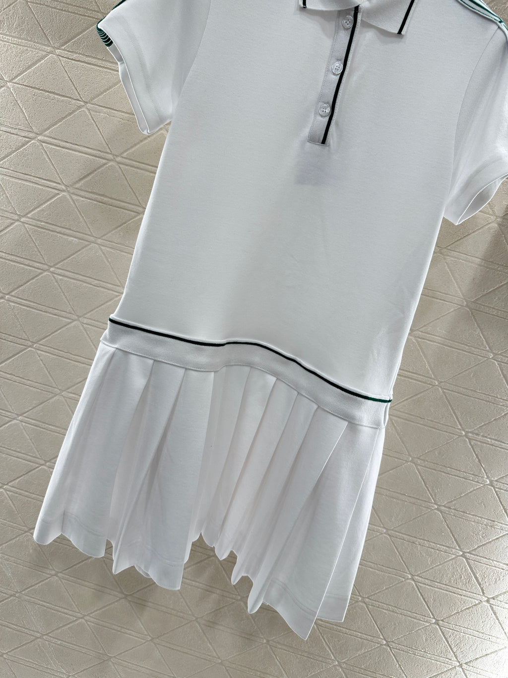 D 25 Pleated Ribbon Short-Sleeve Dress