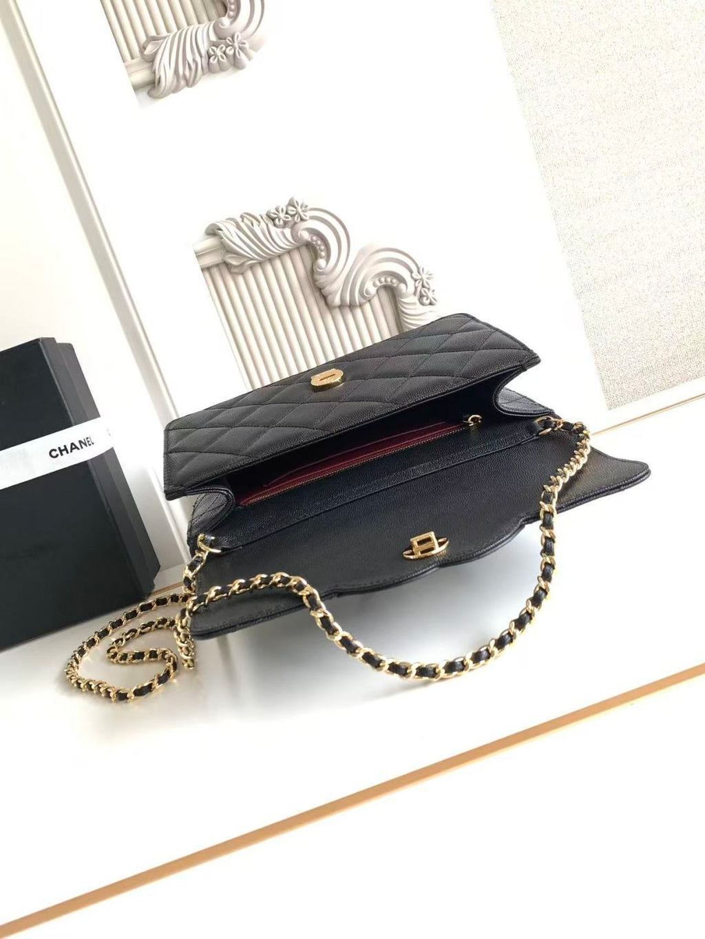 2026 Flap Bag 24cm Pebbled Calfskin