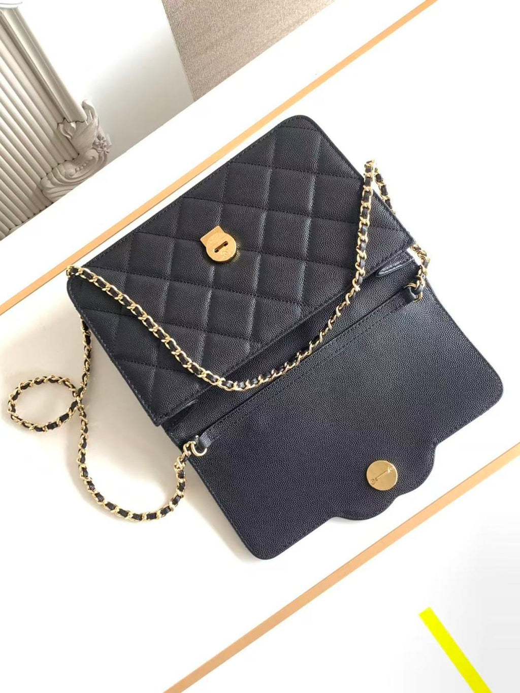 2026 Flap Bag 24cm Pebbled Calfskin