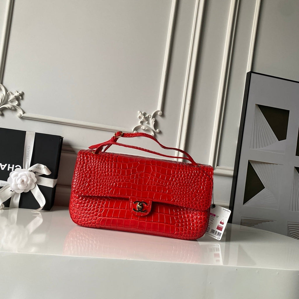 26S CC LOGO SHOULDER BAG 32 IN DARK RED CROCODILE-EMBOSSED CALFSKIN GOLD HARDWARE