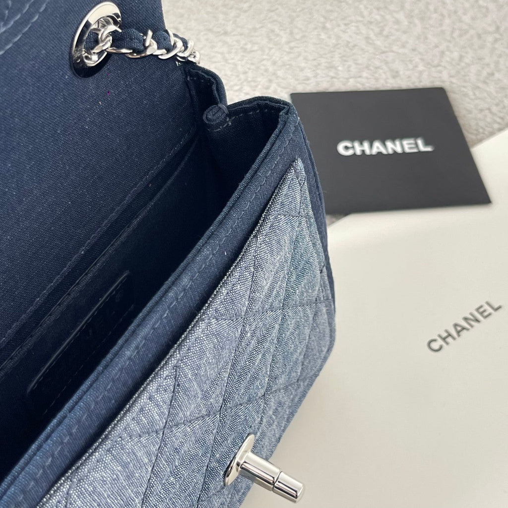 2026 Quilted Mini Flap Bag 17cm Blue Denim