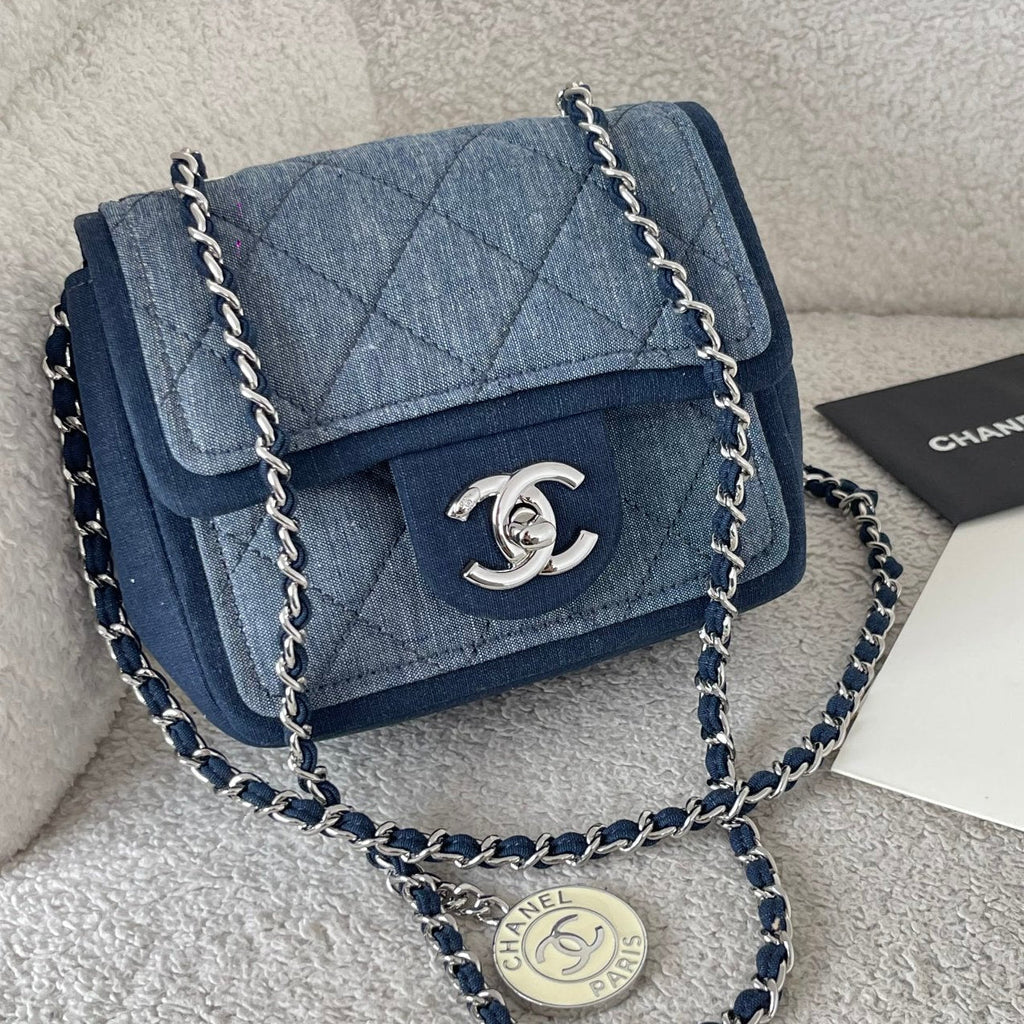 2026 Quilted Mini Flap Bag 17cm Blue Denim