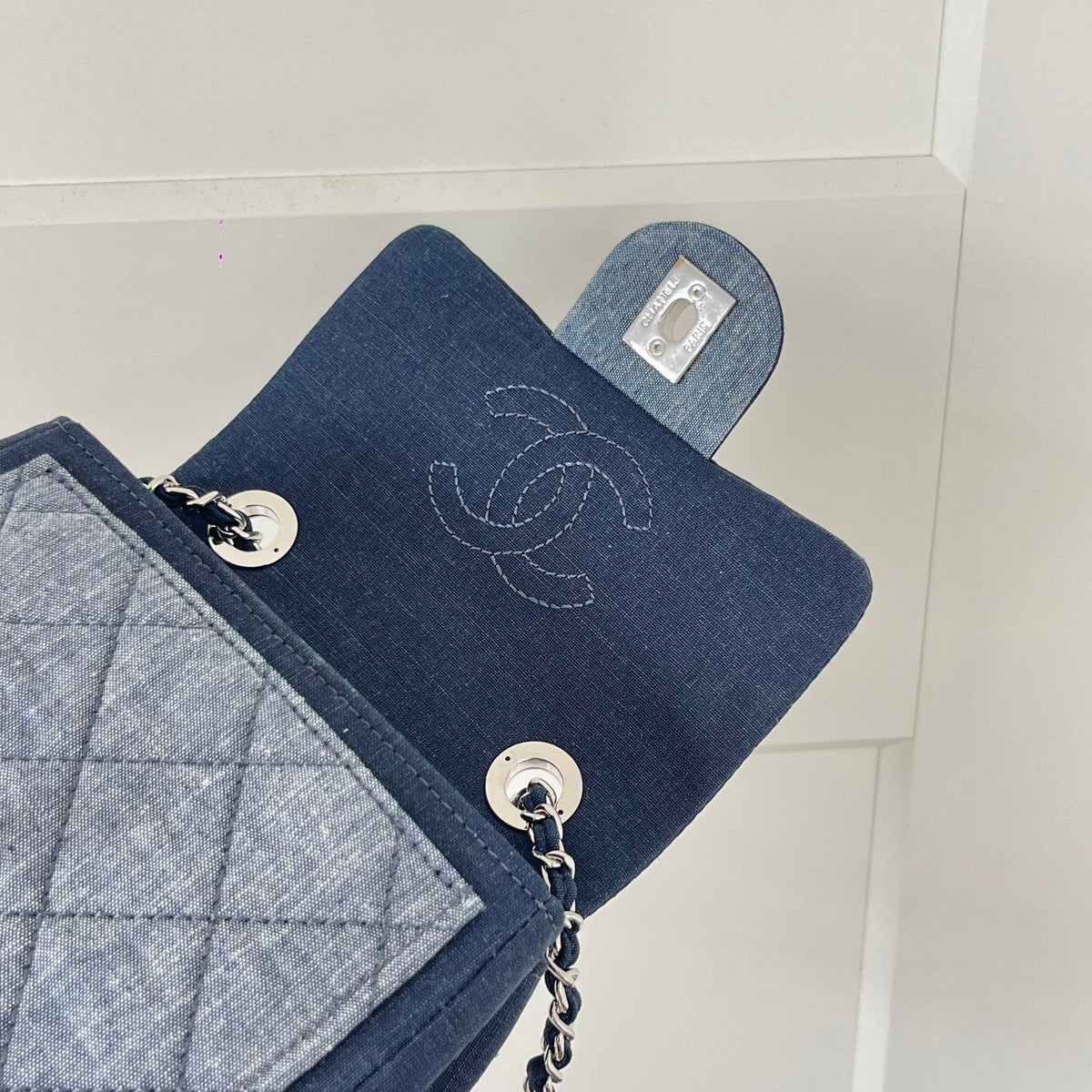 2026 Quilted Mini Flap Bag 17cm Blue Denim