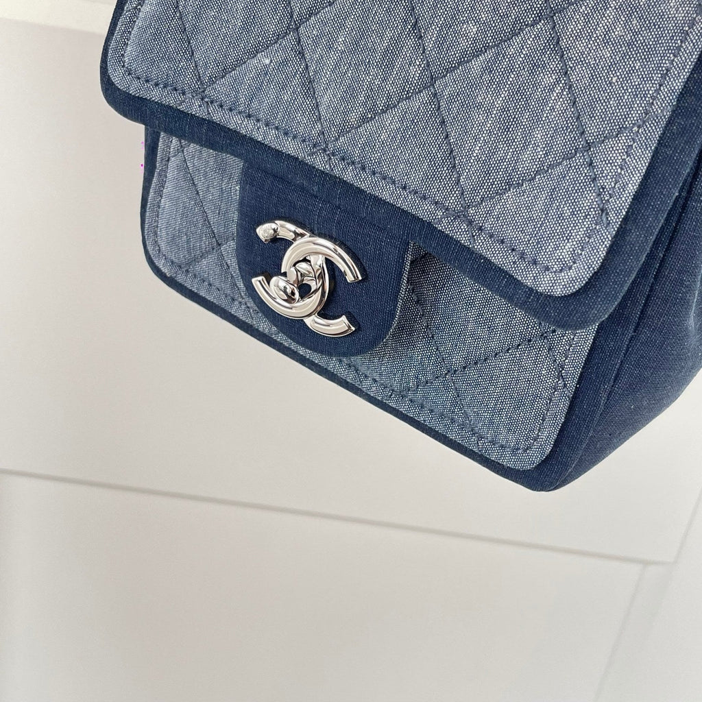 2026 Quilted Mini Flap Bag 17cm Blue Denim