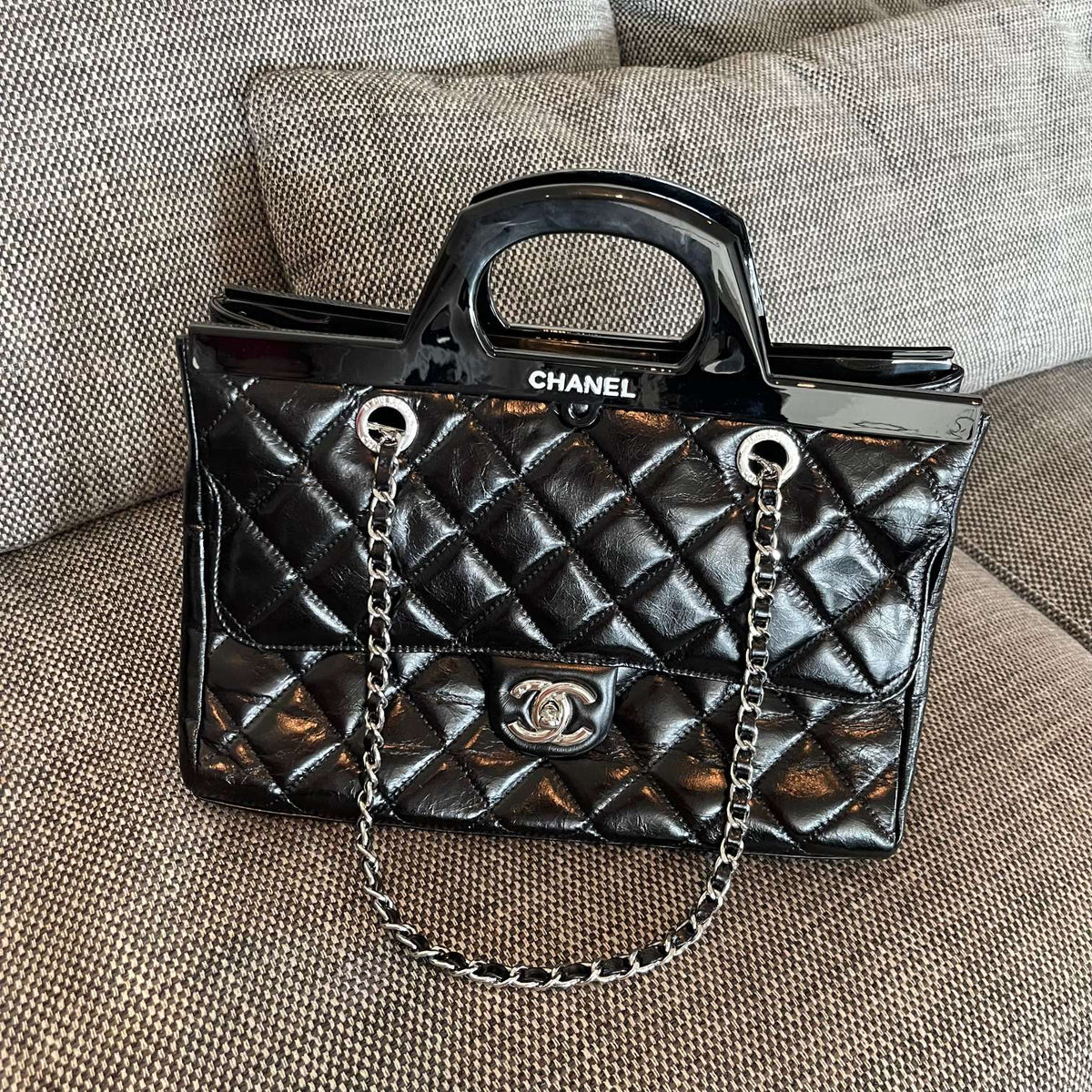 2026 CC Delivery Tote Bag 30cm Black Glossy Calfskin