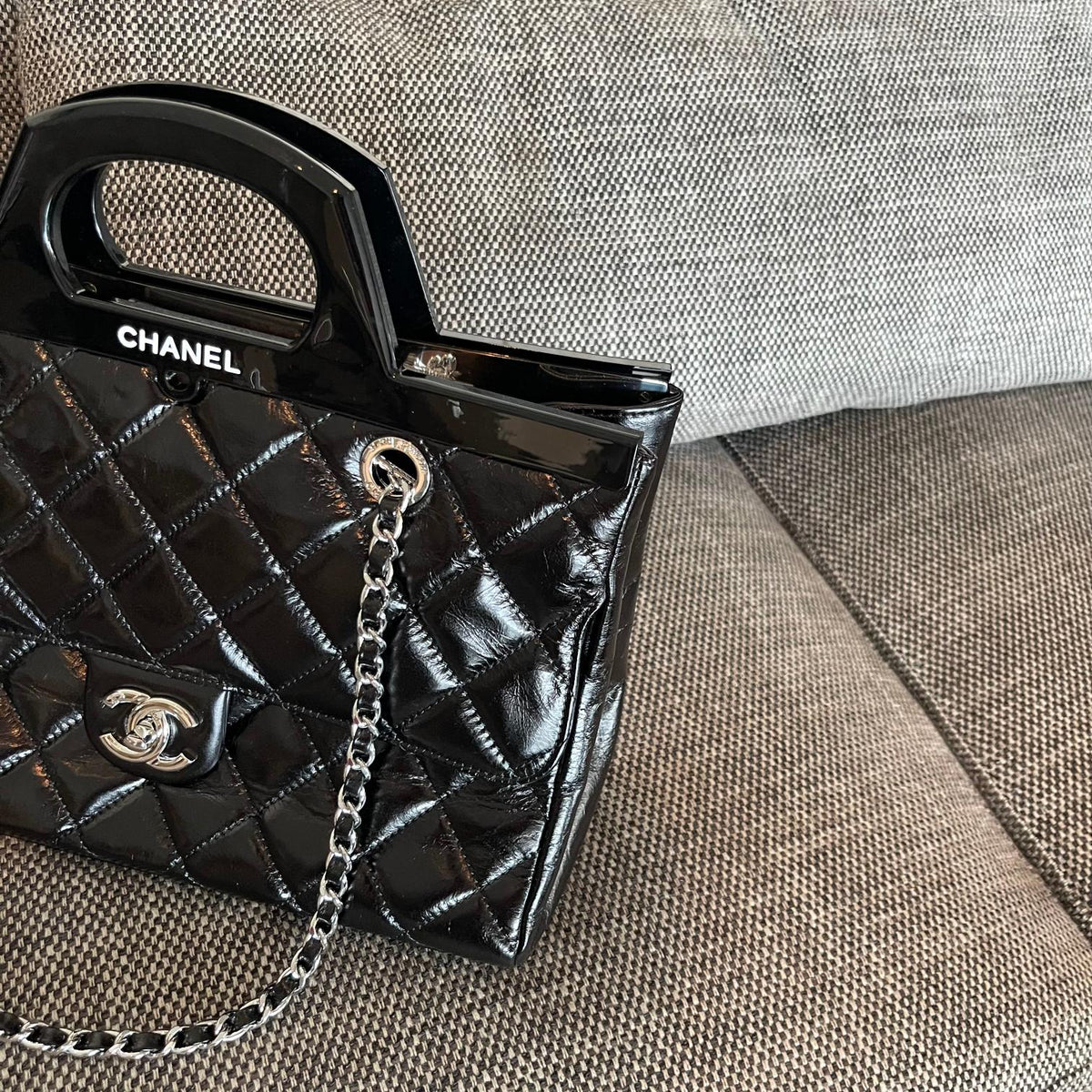2026 CC Delivery Tote Bag 30cm Black Glossy Calfskin