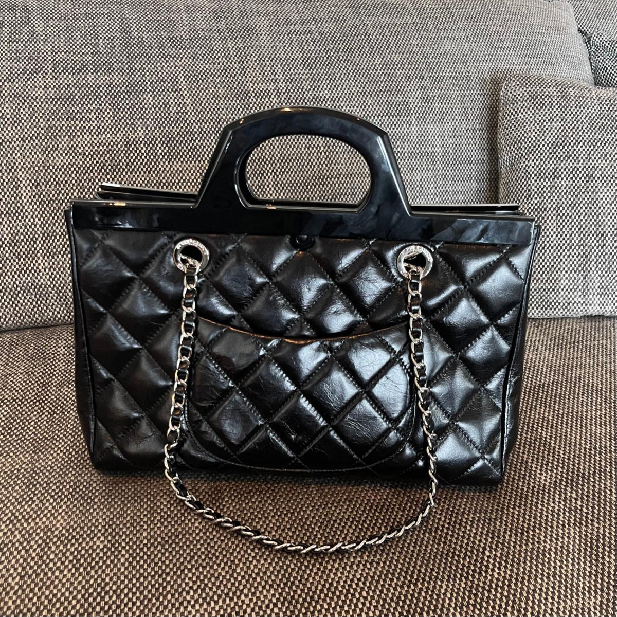 2026 CC Delivery Tote Bag 30cm Black Glossy Calfskin