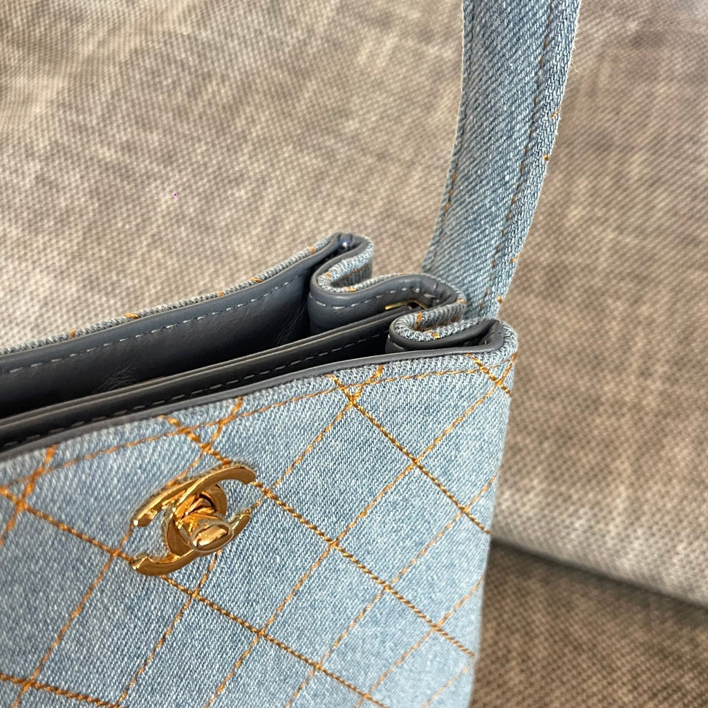 2026 Vintage Matelasse Mini Bag 18cm Denim Leather