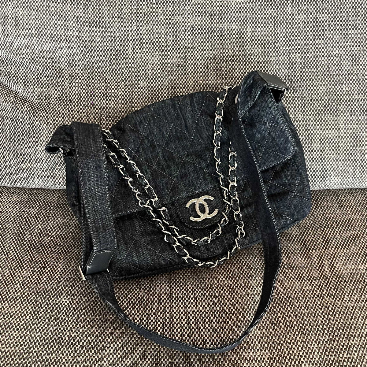 2026 Stretch Spirit Messenger Bag Black Denim