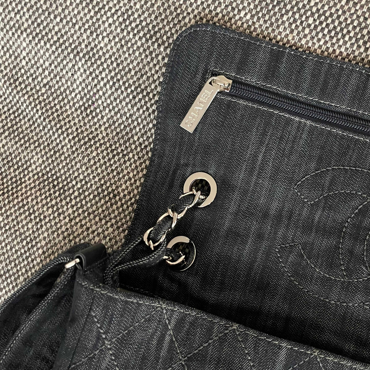 2026 Stretch Spirit Messenger Bag Black Denim