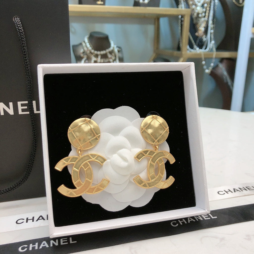 26S DOUBLE C LOGO QUILTED DROP EARRINGS IN GOLD METAL 631885