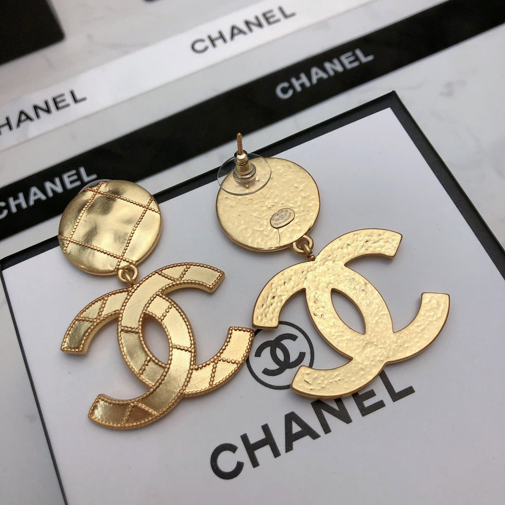 26S DOUBLE C LOGO QUILTED DROP EARRINGS IN GOLD METAL 631885