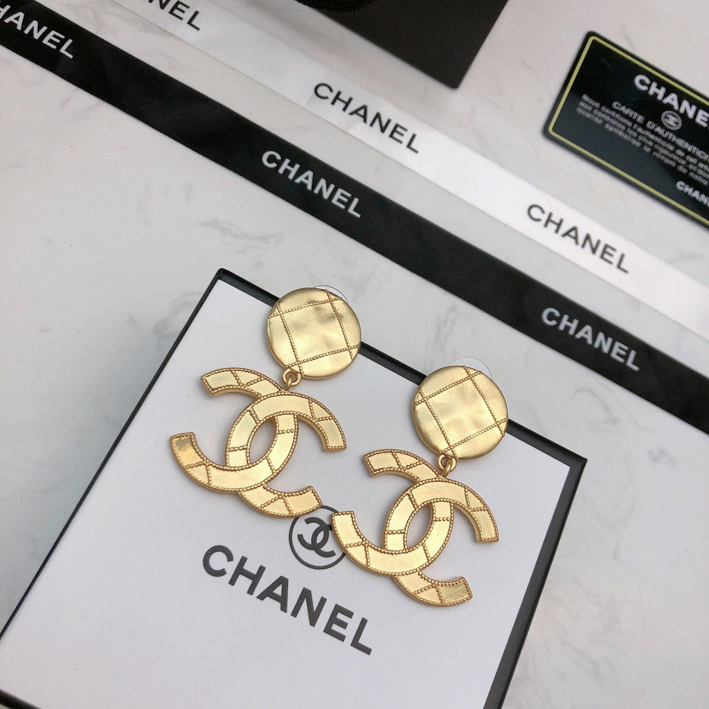 26S DOUBLE C LOGO QUILTED DROP EARRINGS IN GOLD METAL 631885