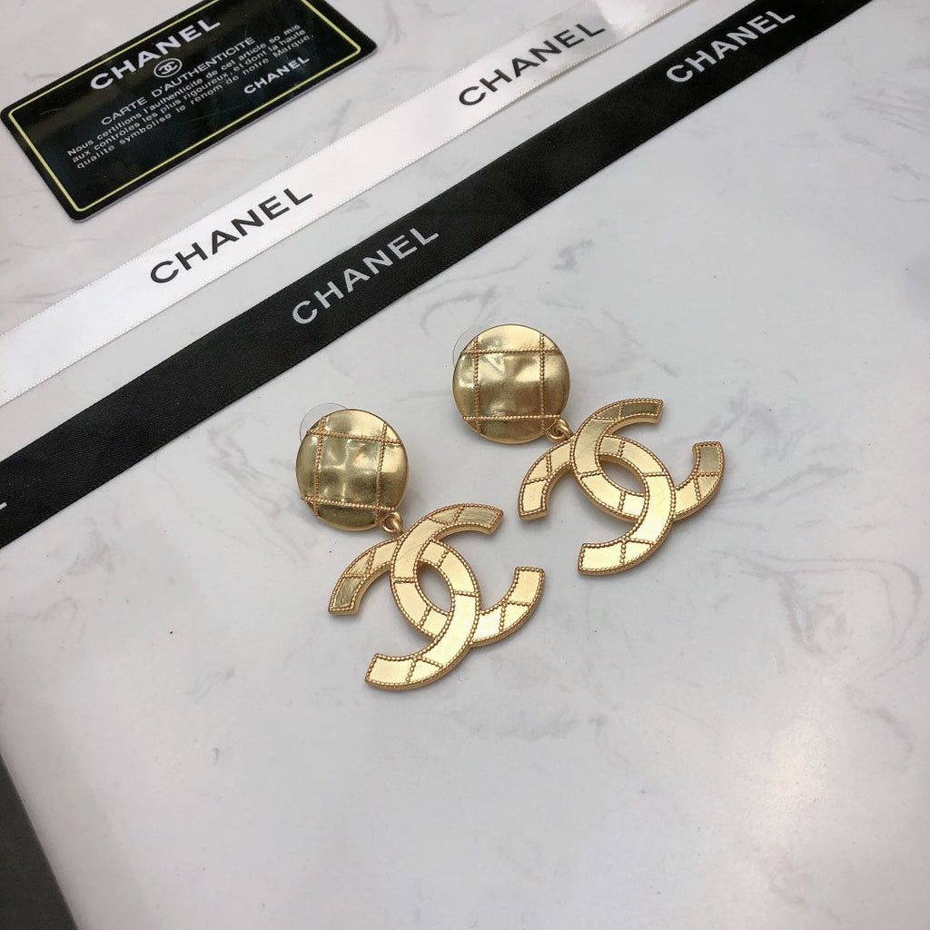 26S DOUBLE C LOGO QUILTED DROP EARRINGS IN GOLD METAL 631885