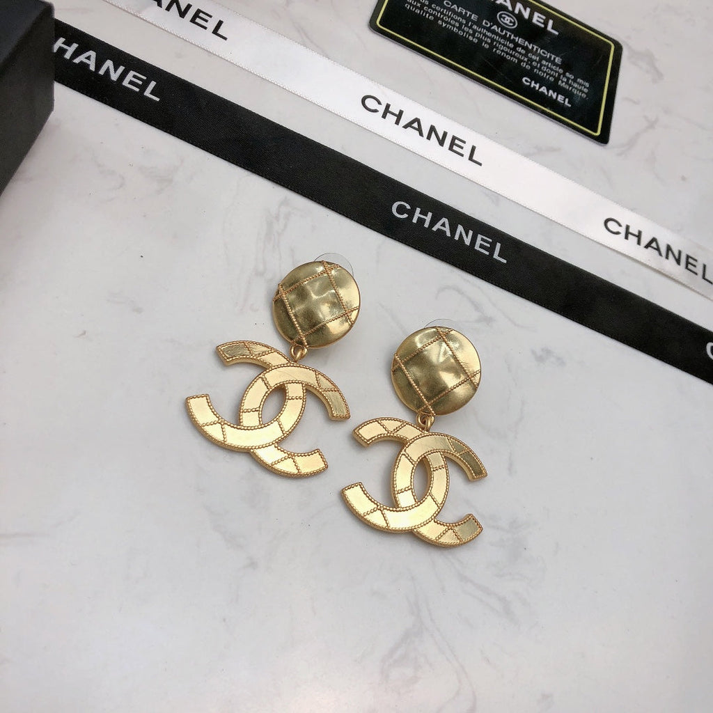 26S DOUBLE C LOGO QUILTED DROP EARRINGS IN GOLD METAL 631885
