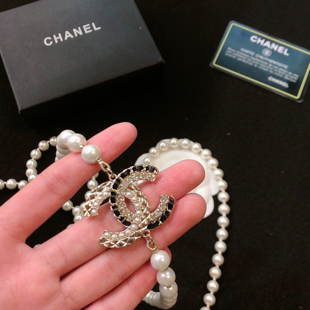 26S DOUBLE C LOGO PEARL LAYERED NECKLACE WITH CRYSTAL CC DETAIL IN GOLD METAL 631831