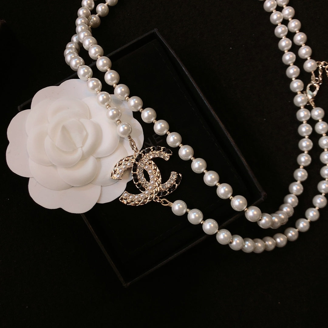 26S DOUBLE C LOGO PEARL LAYERED NECKLACE WITH CRYSTAL CC DETAIL IN GOLD METAL 631831