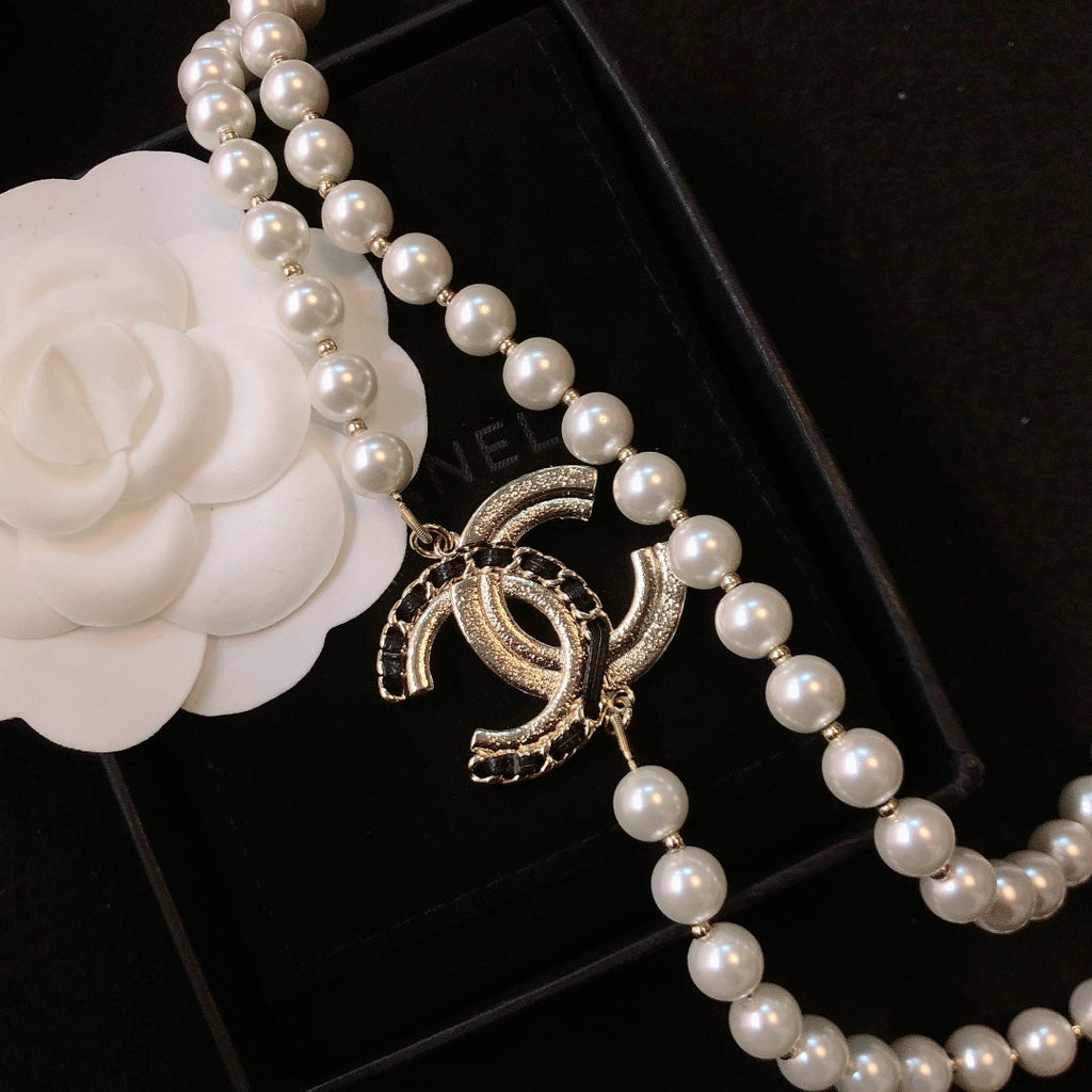 26S DOUBLE C LOGO PEARL LAYERED NECKLACE WITH CRYSTAL CC DETAIL IN GOLD METAL 631831