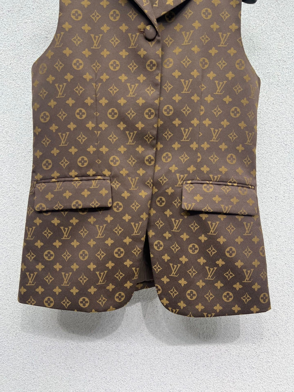 25 Classic jacquard fabric monogram suit vest