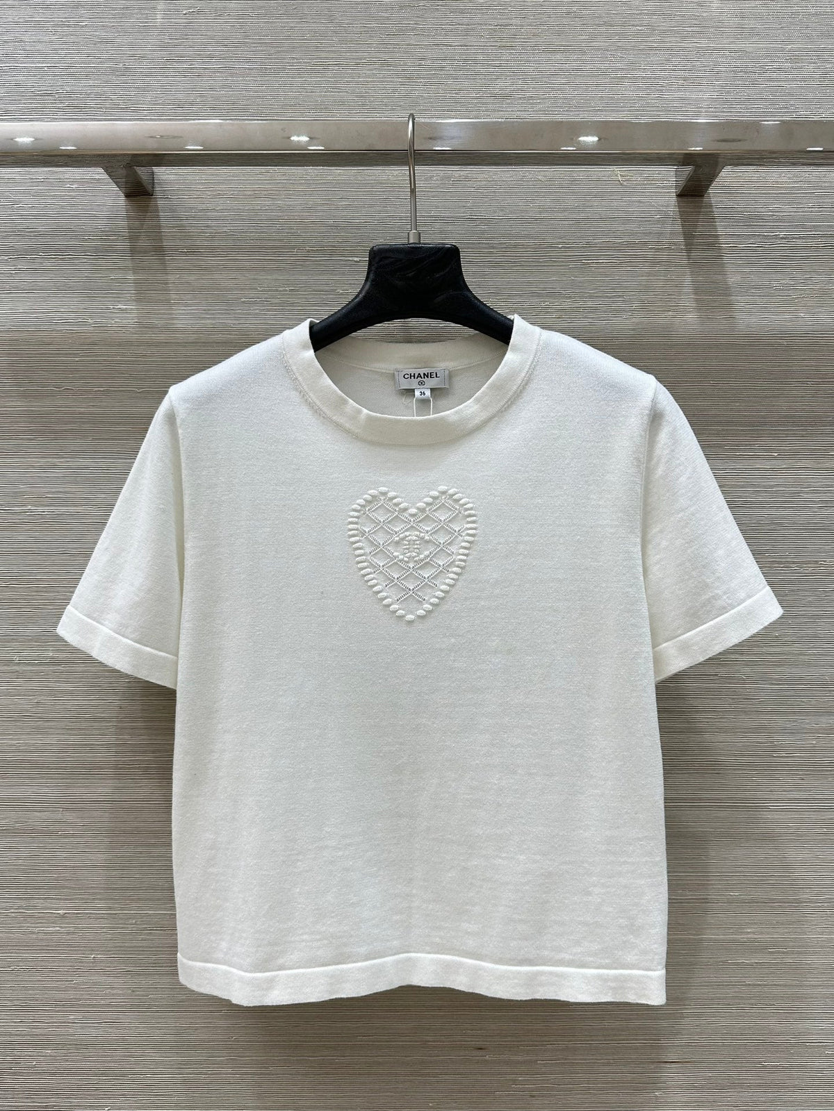 25 new products, love double C knitted short-sleeved top