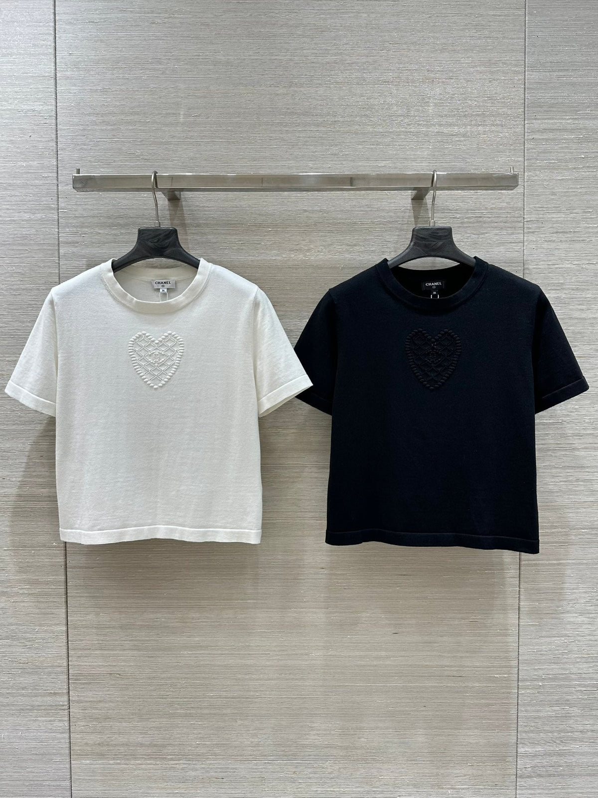 25 new products, love double C knitted short-sleeved top