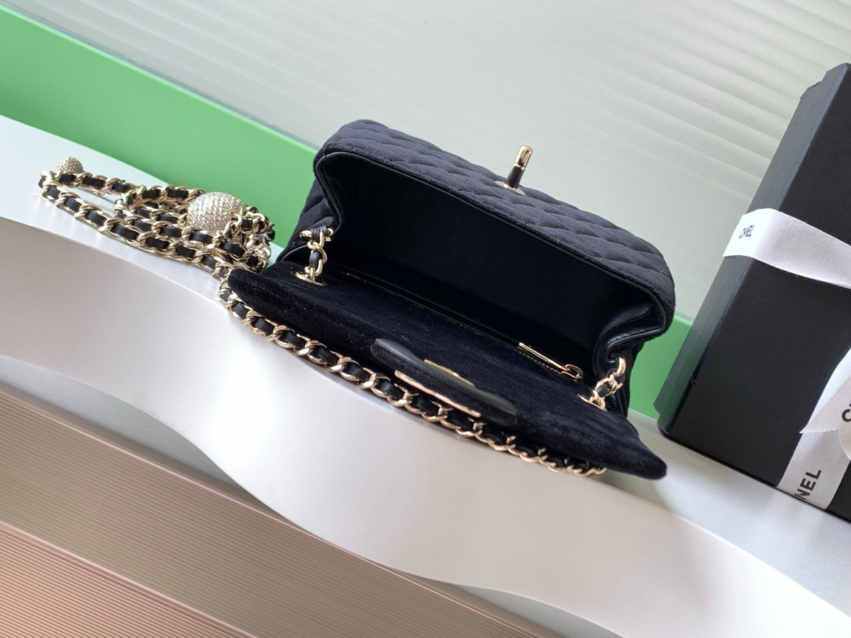 2026 Pearl Crush Mini Square Flap 18cm Velvet Leather