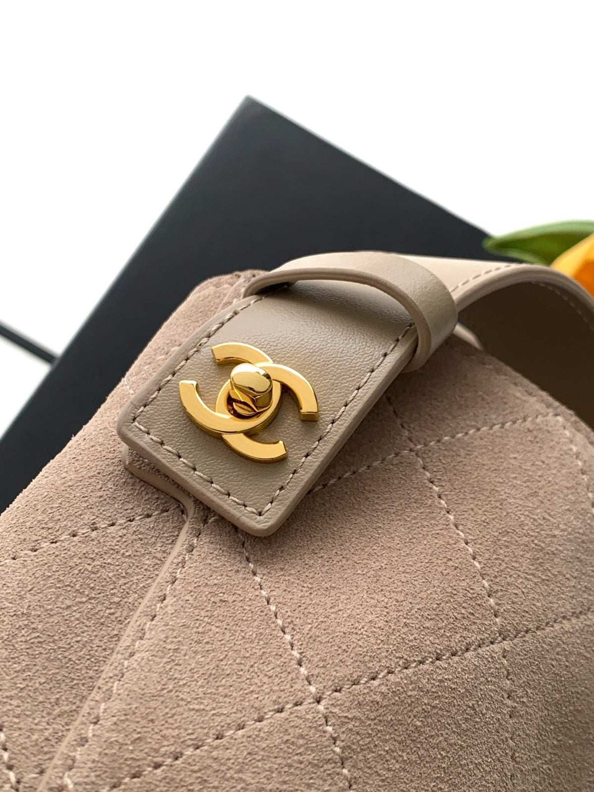 26S BUCKET SHOULDER BAG MEDIUM 29 IN LIGHT BEIGE SUEDE AND CALFSKIN GOLD HARDWARE