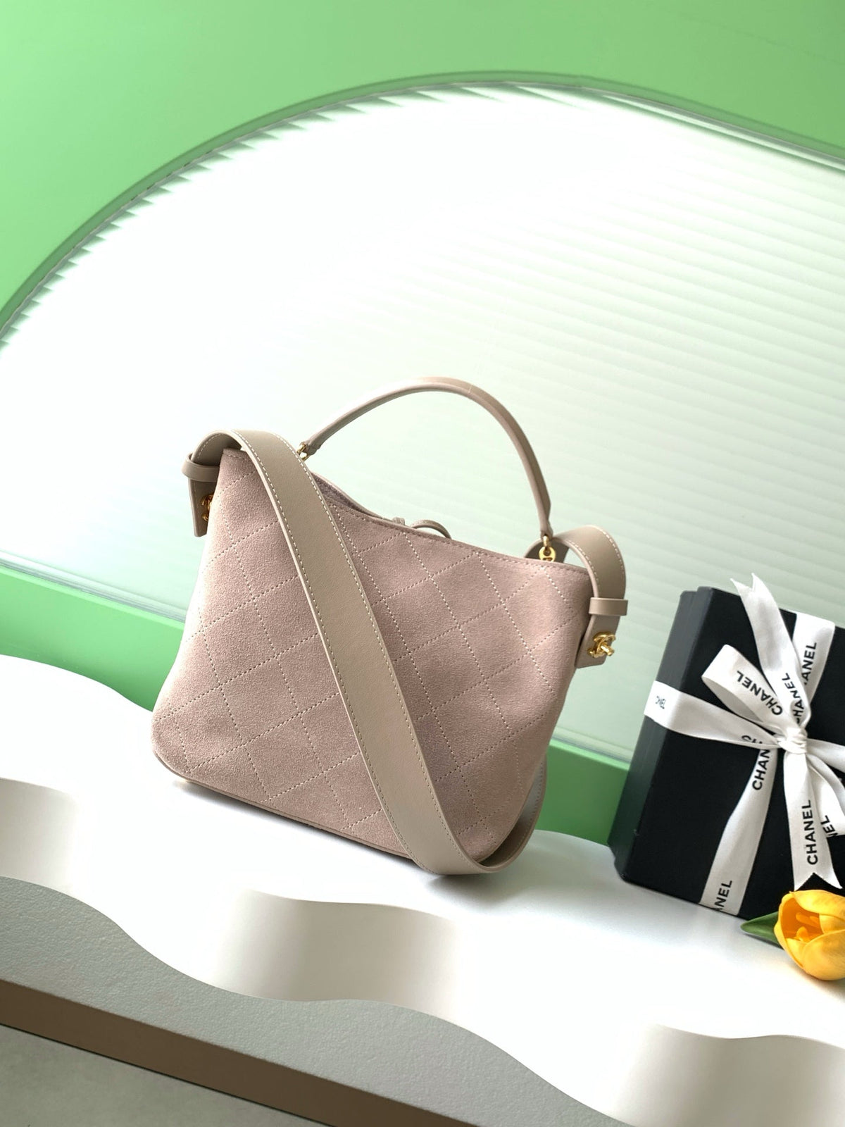 26S BUCKET SHOULDER BAG MEDIUM 29 IN LIGHT BEIGE SUEDE AND CALFSKIN GOLD HARDWARE