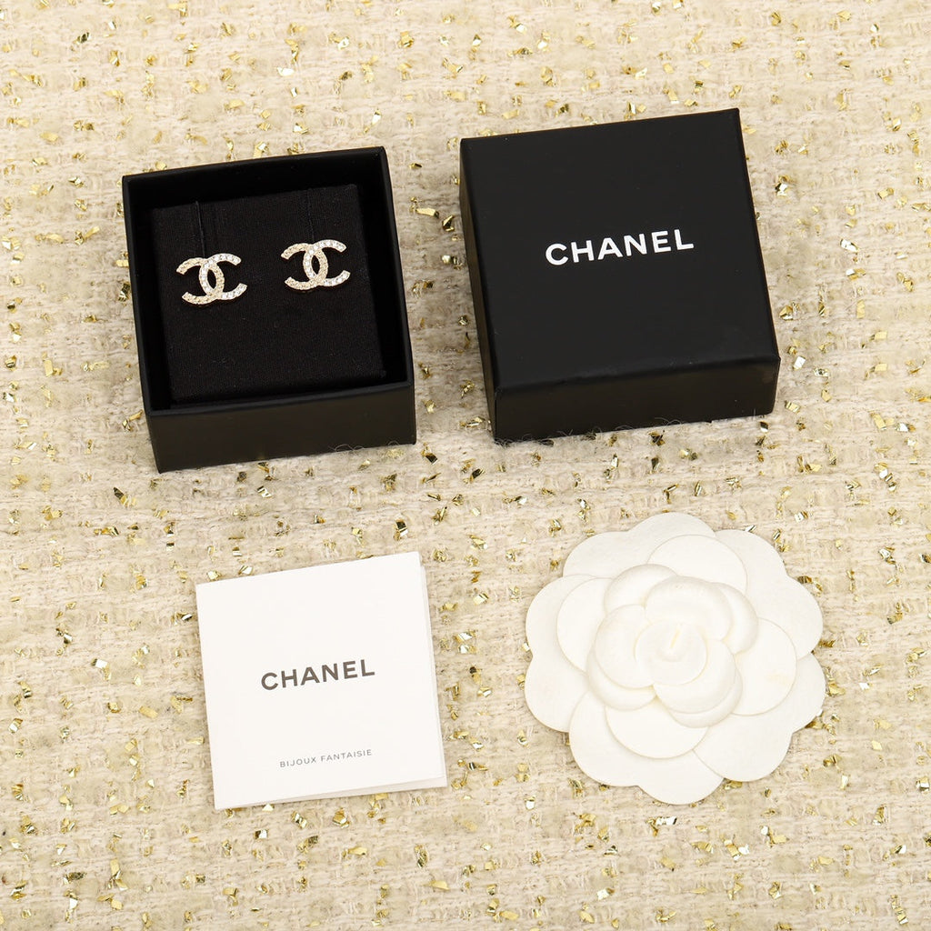 C HALF DIAMONDS GOLD EARRINGS