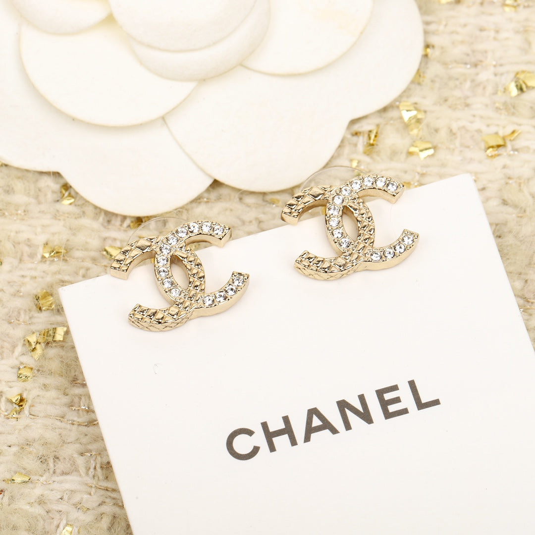 C HALF DIAMONDS GOLD EARRINGS