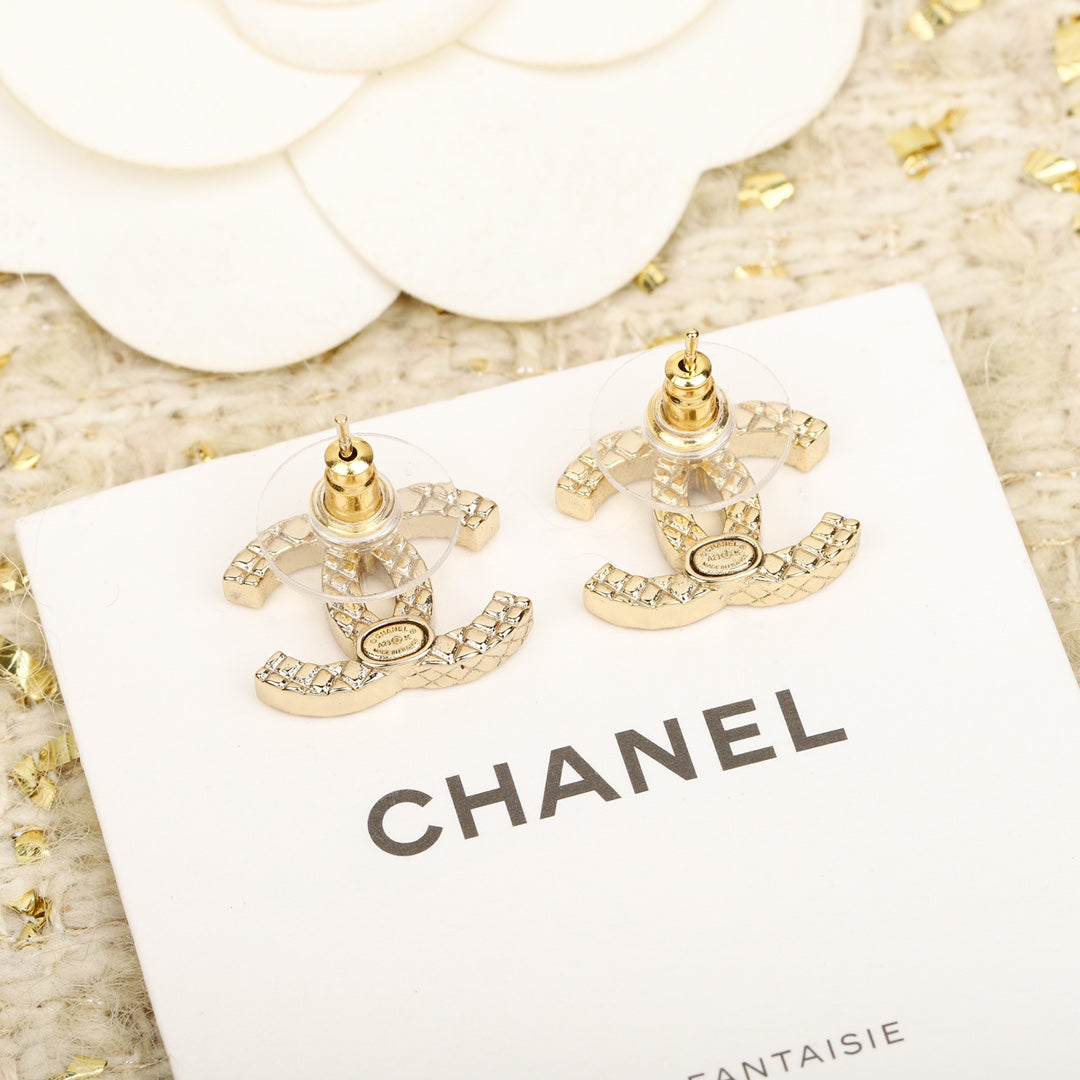 C HALF DIAMONDS GOLD EARRINGS