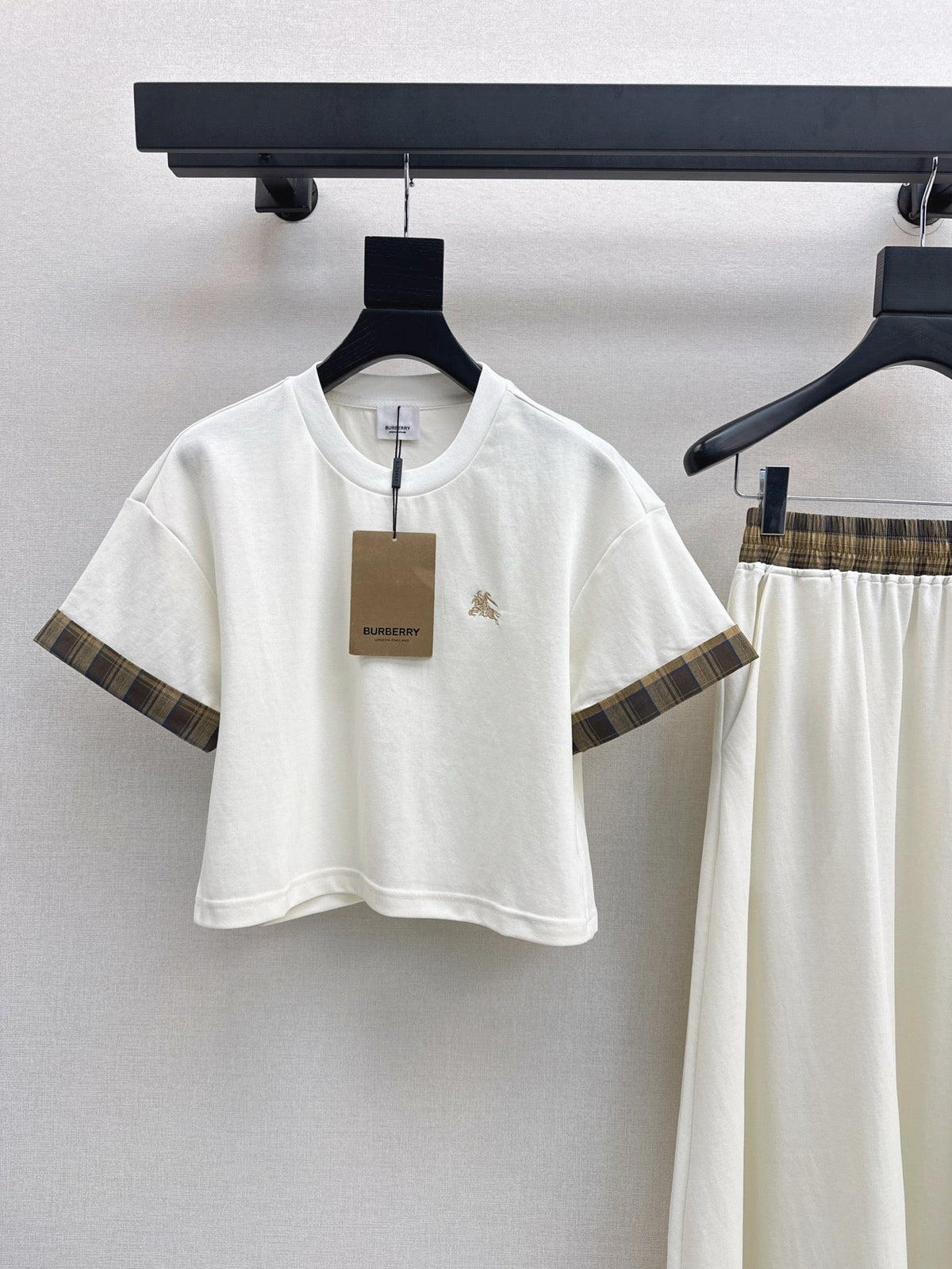 25ss tee skirt set