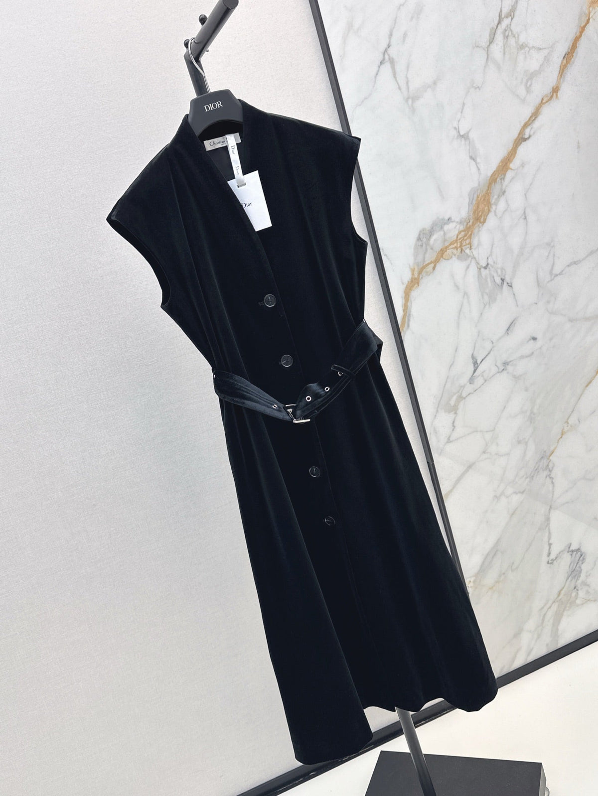 CD 25SS sleeveless dress