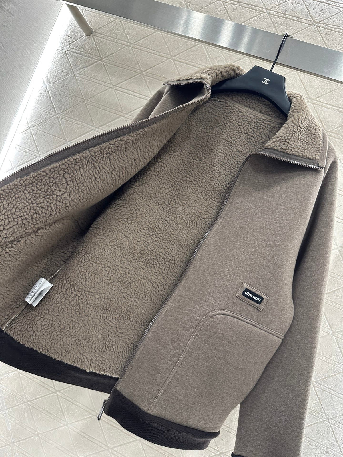 25fw Plush zip-up jacket