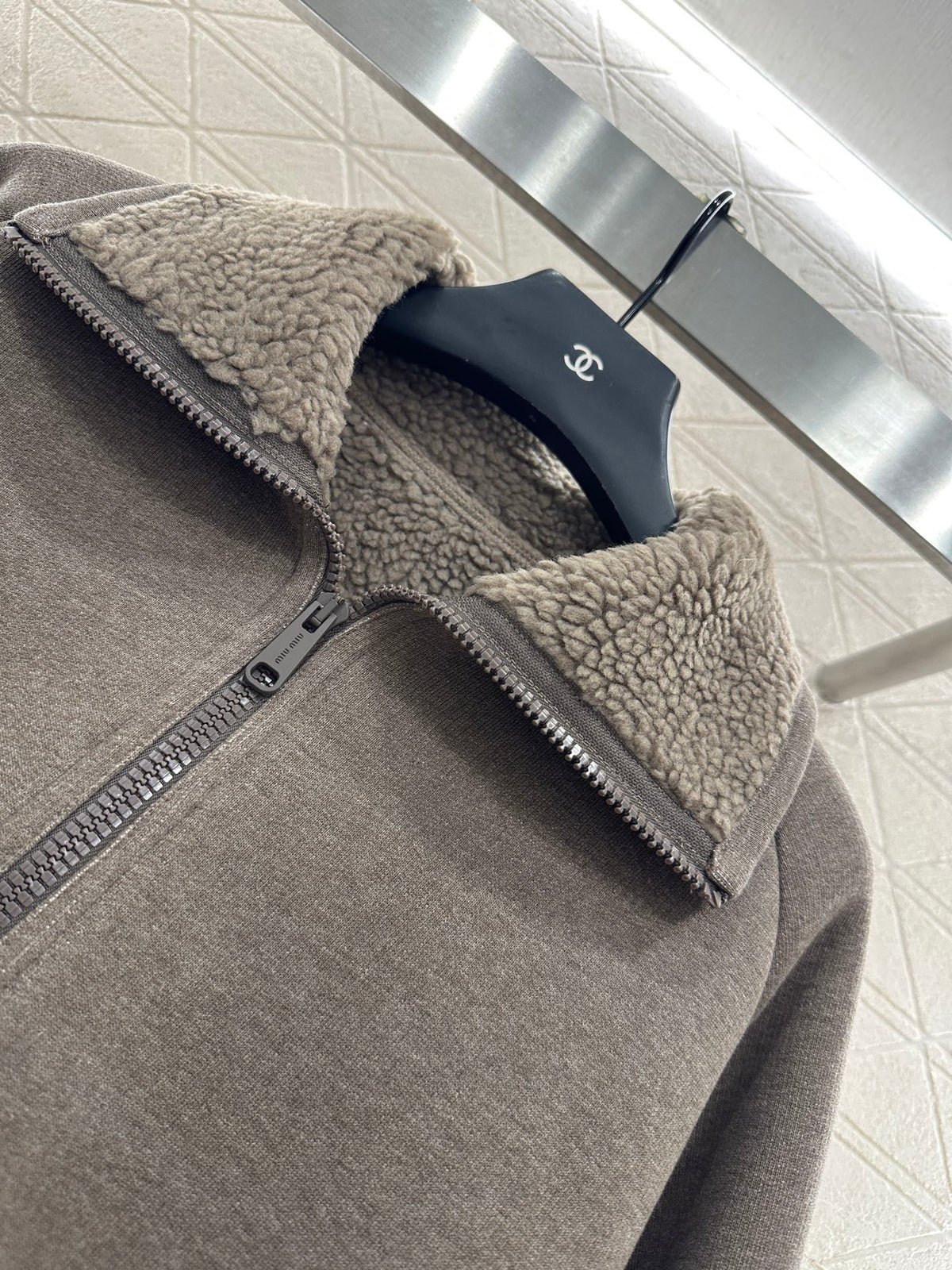 25fw Plush zip-up jacket