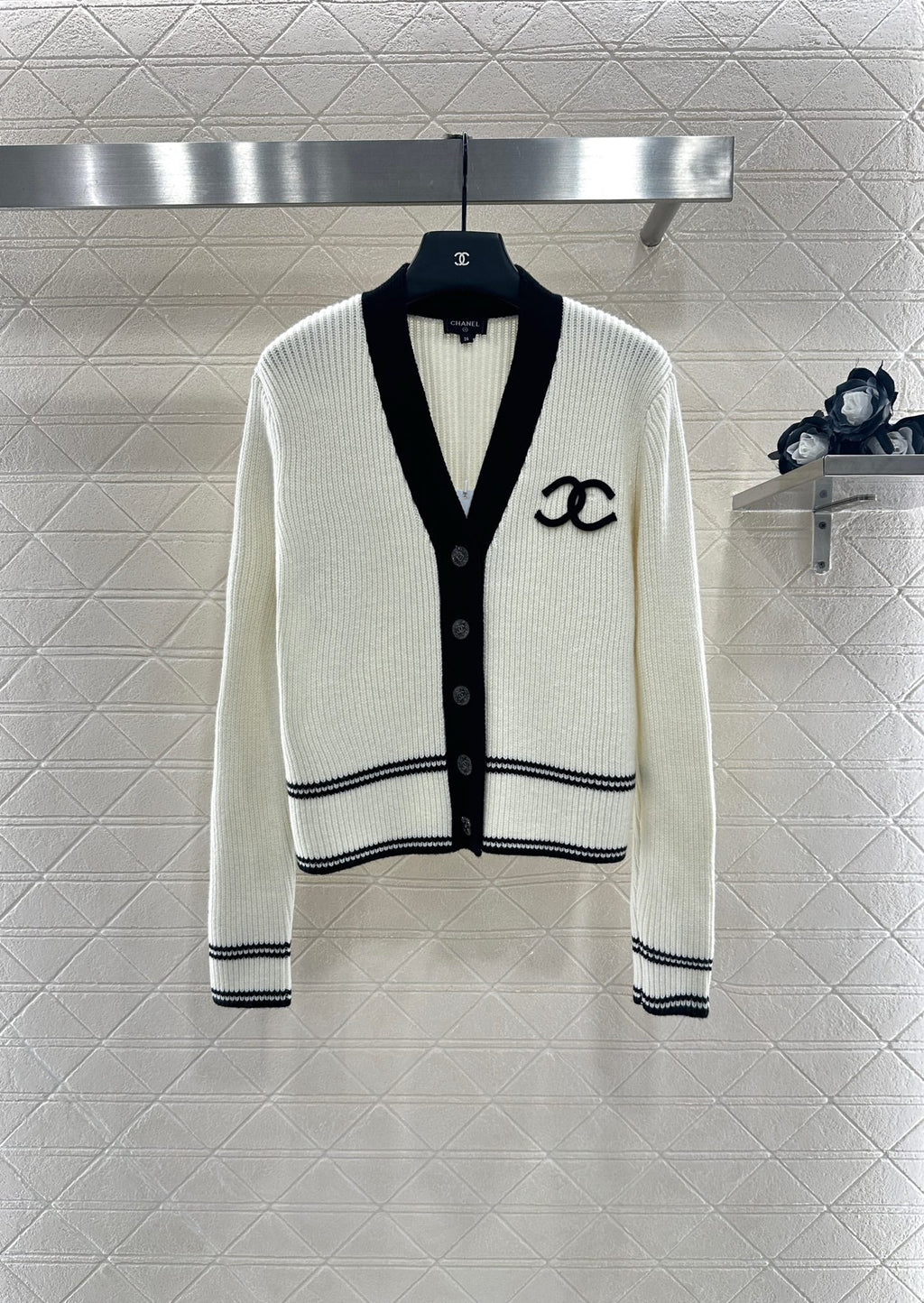 25fw New V-neck knitted cardigan