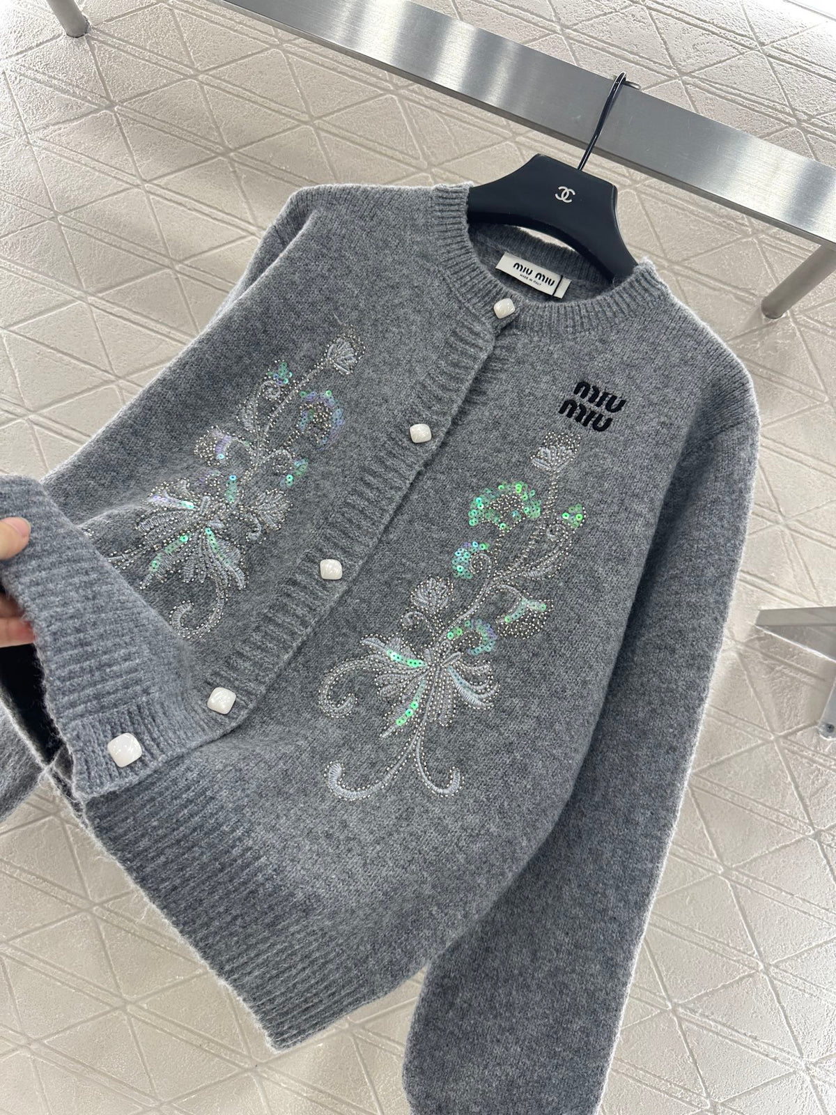 25fw new round neck embroidered knitted cardigan