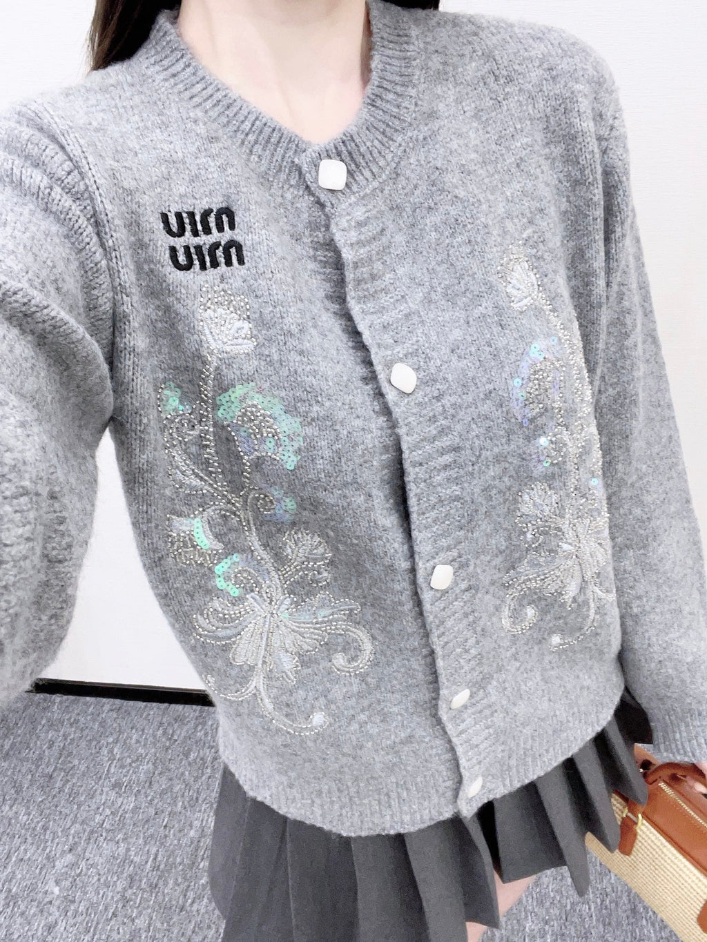 25fw new round neck embroidered knitted cardigan
