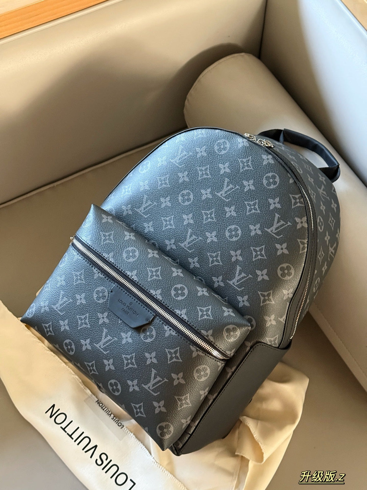 Half circle zipper discovery backpack