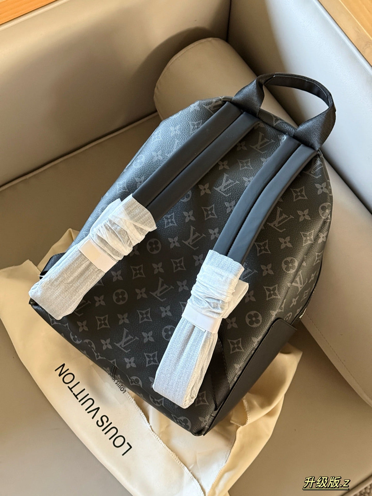 Half circle zipper discovery backpack