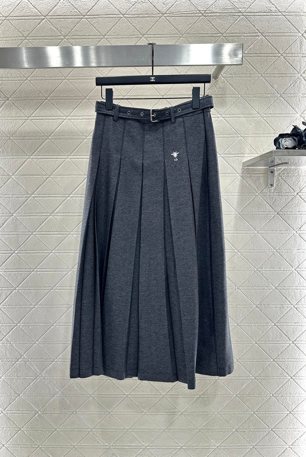Belted midi pleated skirt