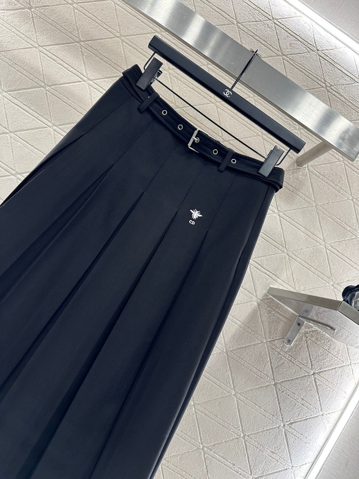 Belted midi pleated skirt