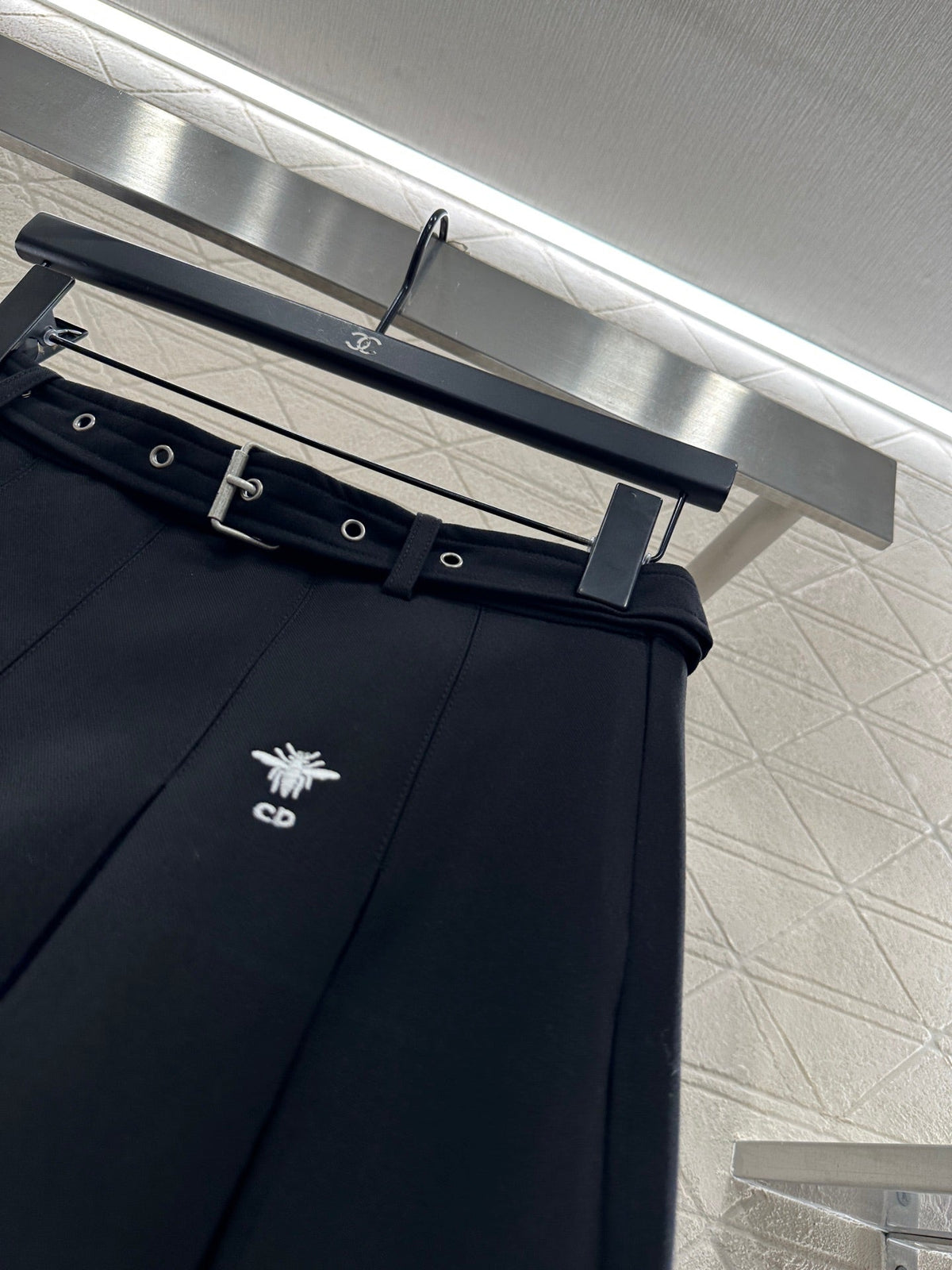 Belted midi pleated skirt
