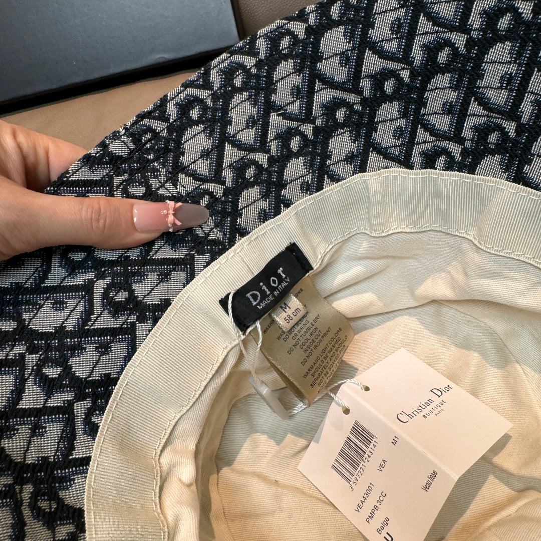 CD 25fw leisure hat