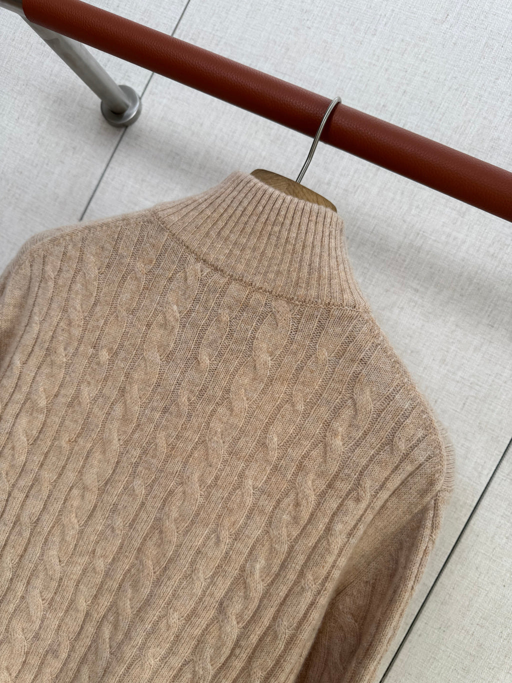 Loro 25fw leisure sweater